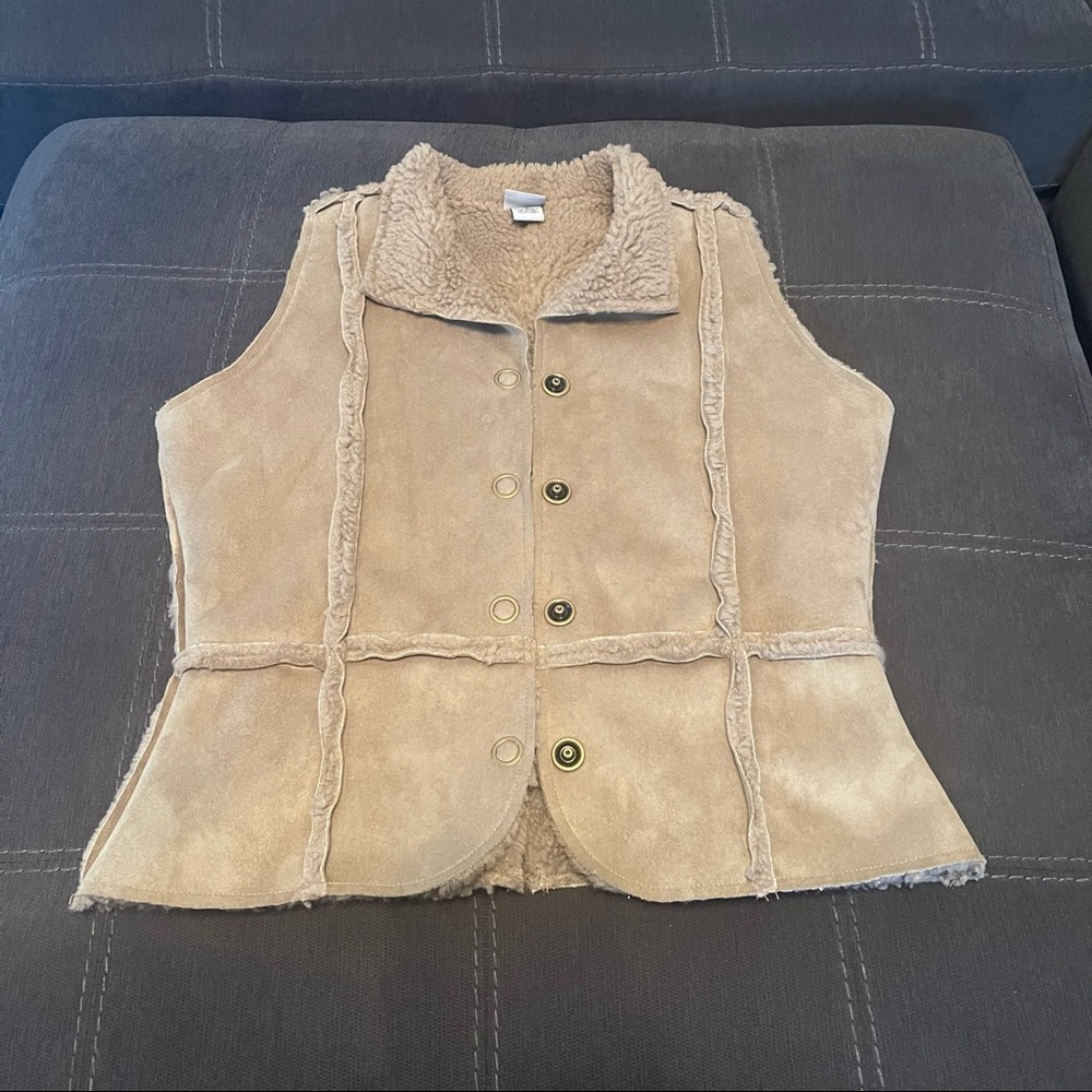Jw Faux Suede Sherpa Lined Button Front Vest - image 2